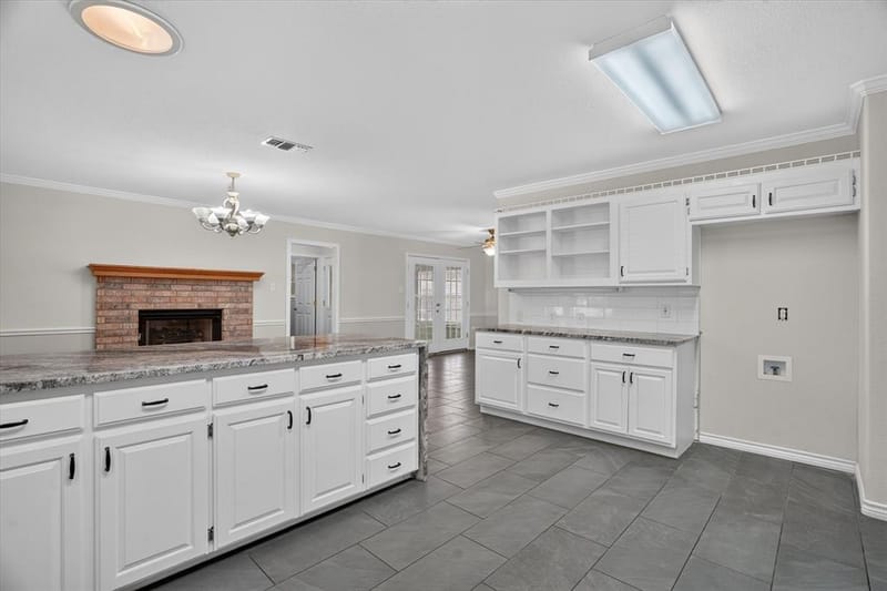 215 Mistletoe Lane, Keene TX 76059 - Photo 12