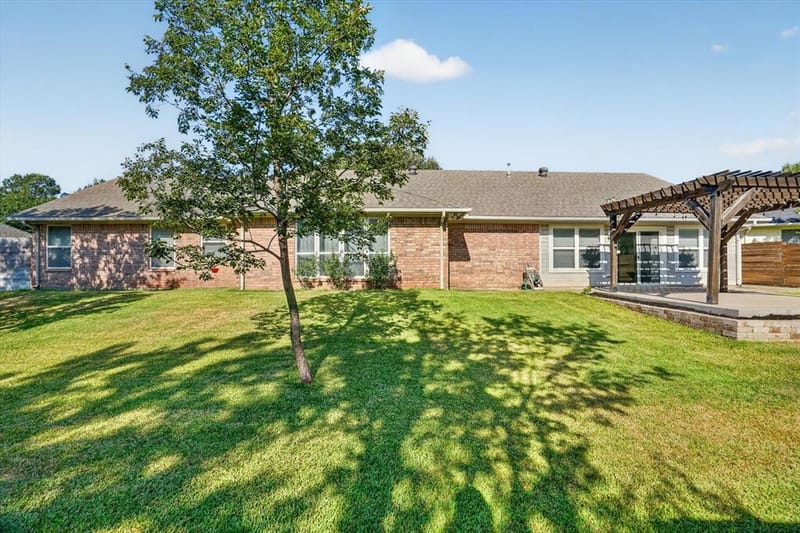 215 Mistletoe Lane, Keene TX 76059 - Photo 35