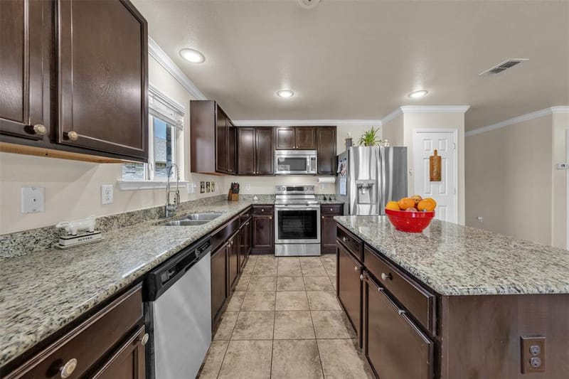 709 Denali Drive, Arlington TX 76002 - Photo 9