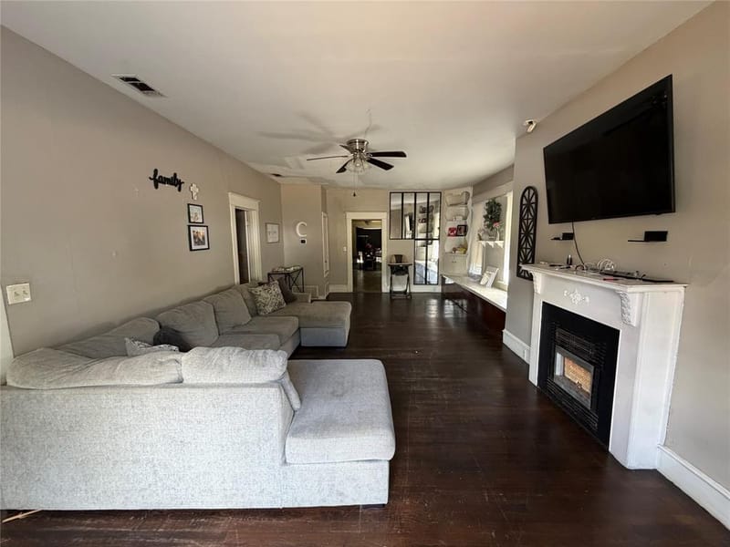 803 W Lone Star Avenue, Cleburne TX 76033 - Photo 6