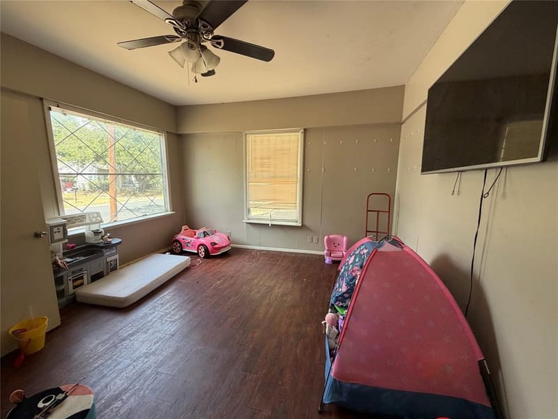 803 W Lone Star Avenue, Cleburne TX 76033 - Photo 11