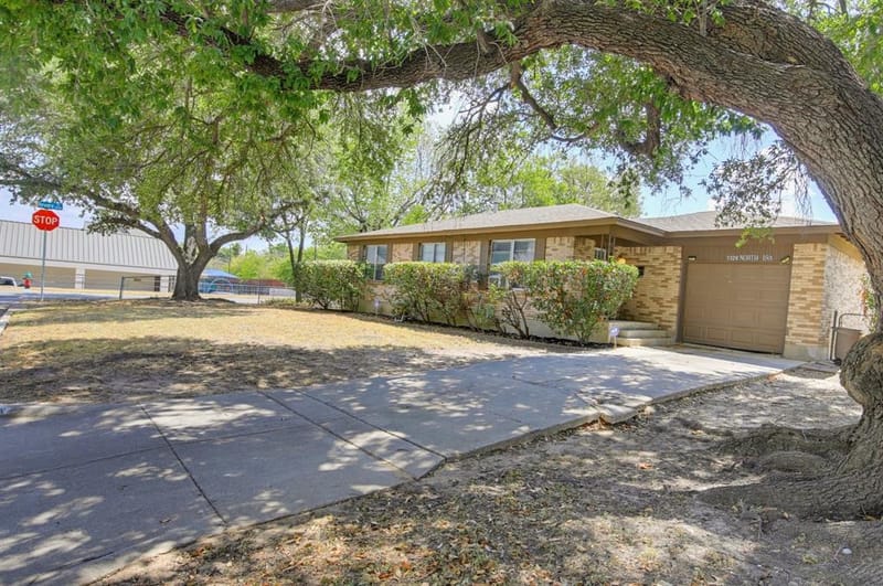 5328 Ira Street N, Haltom City TX 76117 - Photo 2