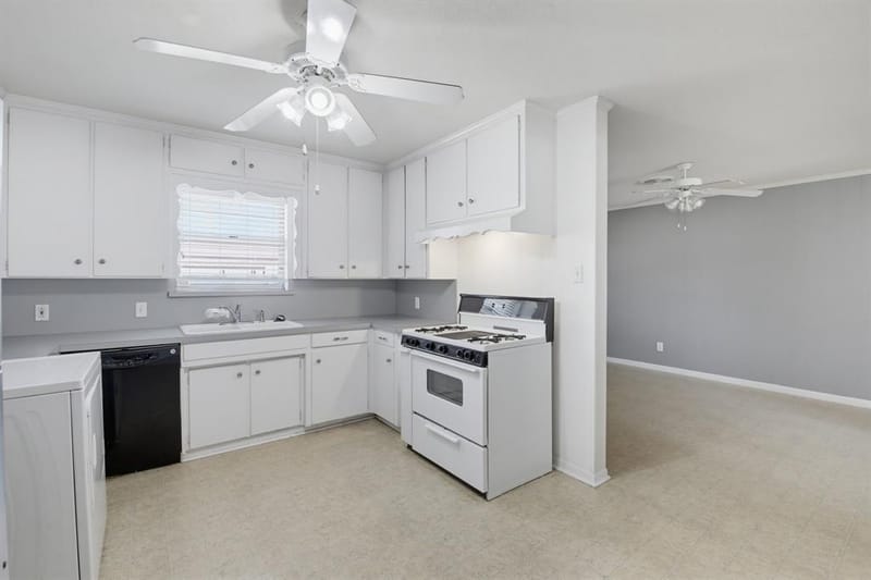 5328 Ira Street N, Haltom City TX 76117 - Photo 13