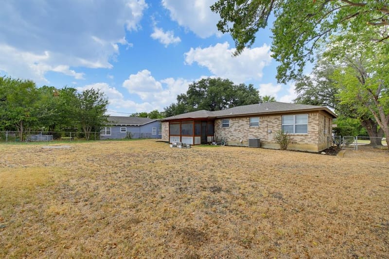 5328 Ira Street N, Haltom City TX 76117 - Photo 25
