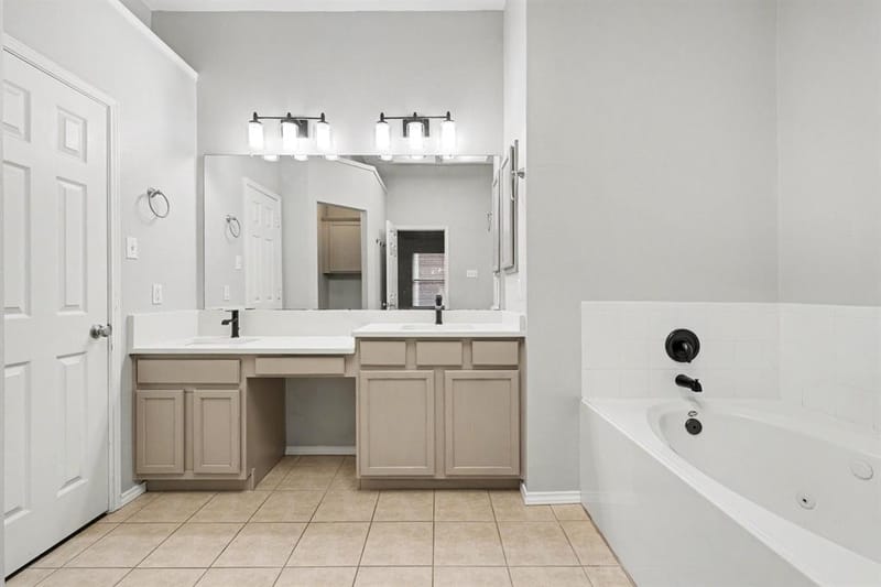 5528 Green Hollow Lane, The Colony TX 75056 - Photo 10