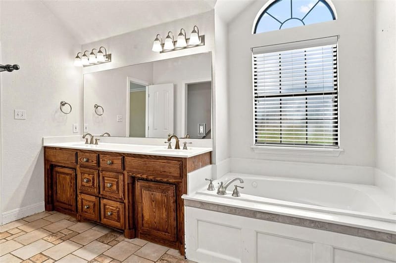 2105 Fair Oaks Drive, Bridgeport TX 76426 - Photo 17
