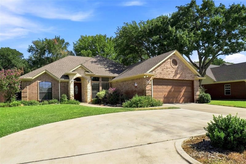 2105 Fair Oaks Drive, Bridgeport TX 76426