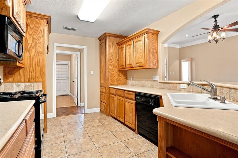 2105 Fair Oaks Drive, Bridgeport TX 76426 - Photo 9