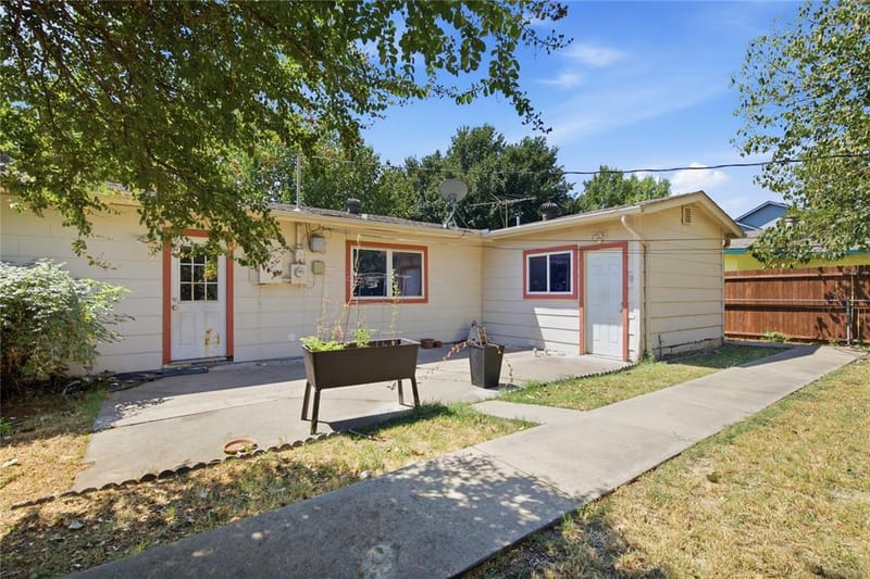 740 Thomas Avenue, Hurst TX 76053 - Photo 17