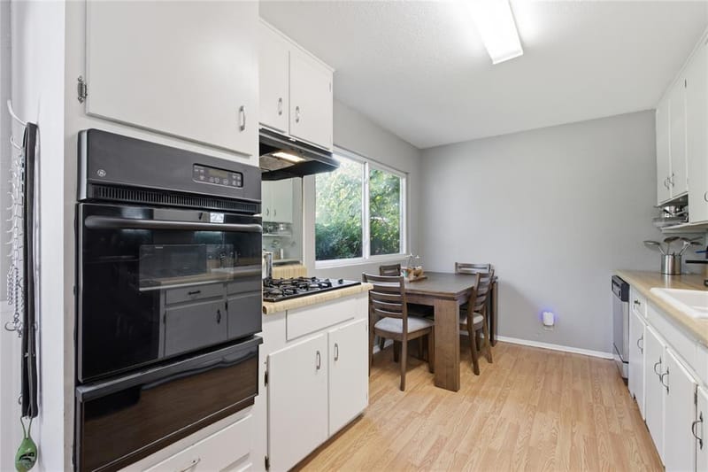 740 Thomas Avenue, Hurst TX 76053 - Photo 7