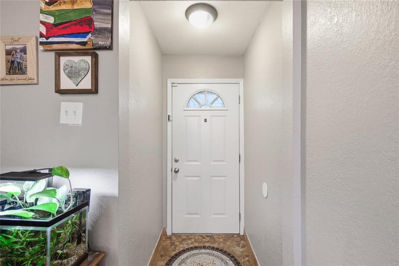 740 Thomas Avenue, Hurst TX 76053 - Photo 4