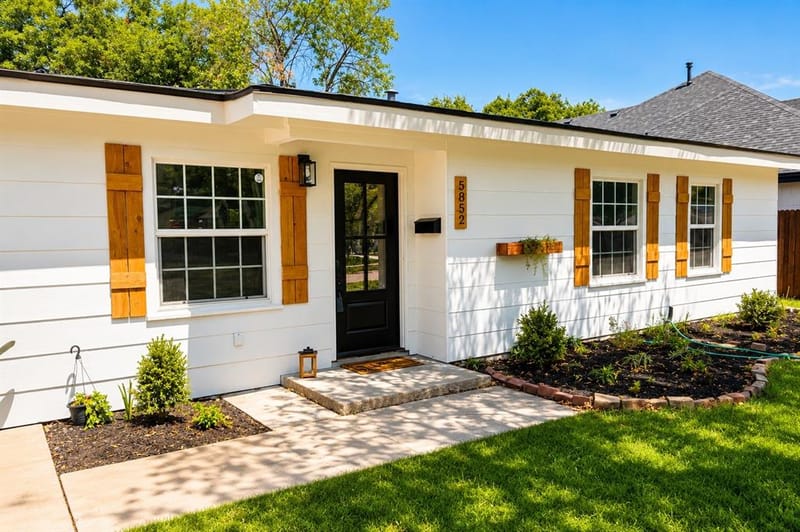 5852 Lyle Street, Westworth Village TX 76114 - Photo 2