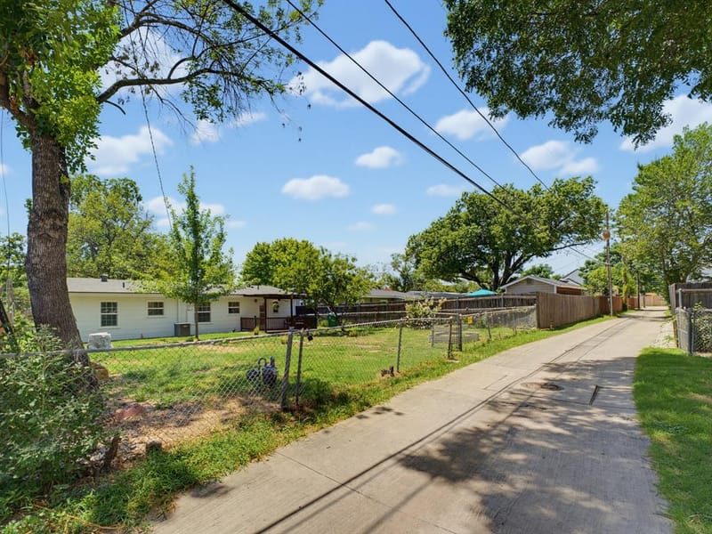 5852 Lyle Street, Westworth Village TX 76114 - Photo 28