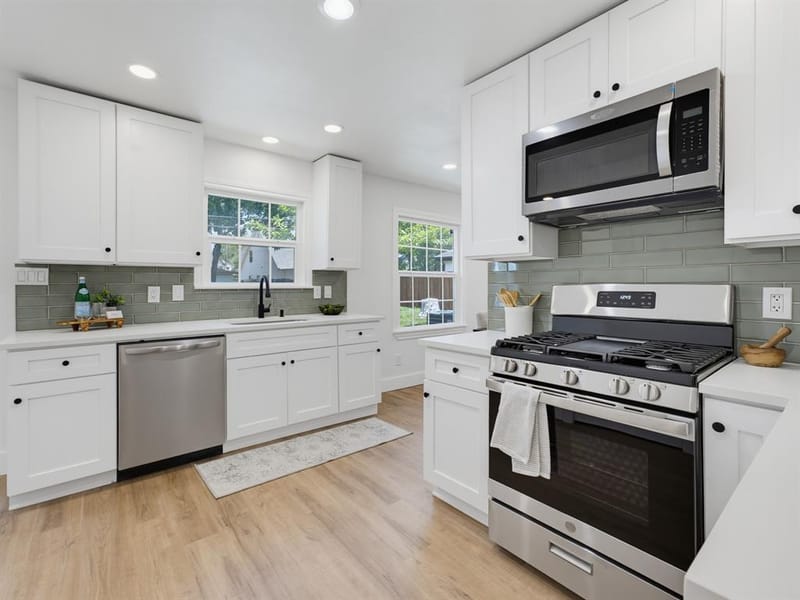 5852 Lyle Street, Westworth Village TX 76114 - Photo 9