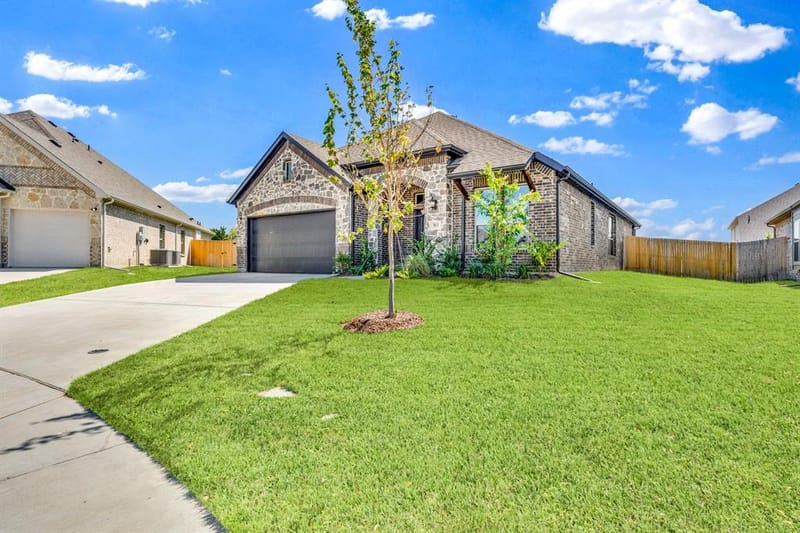 303 Maltese Drive, Red Oak TX 75154 - Photo 3