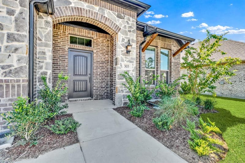 303 Maltese Drive, Red Oak TX 75154 - Photo 4