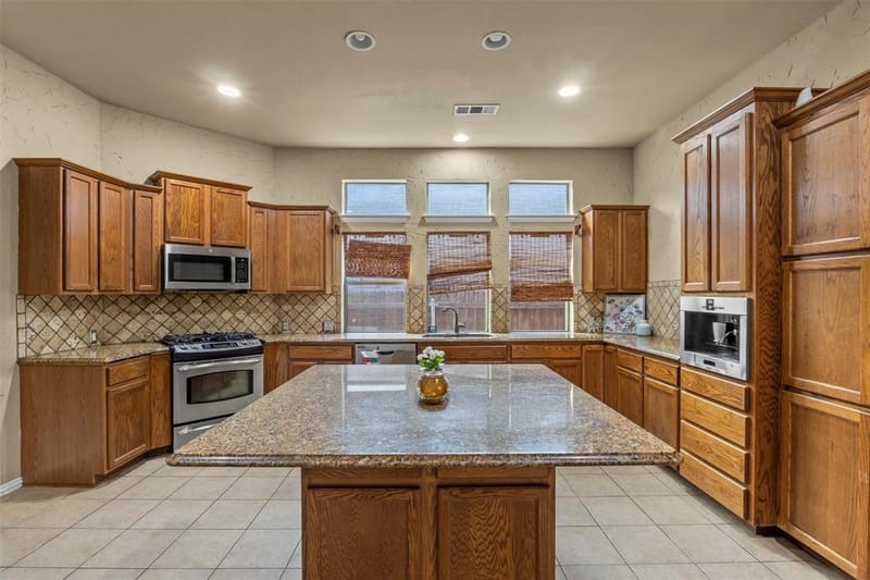9413 Granger Lane, Fort Worth TX 76244 - Photo 17