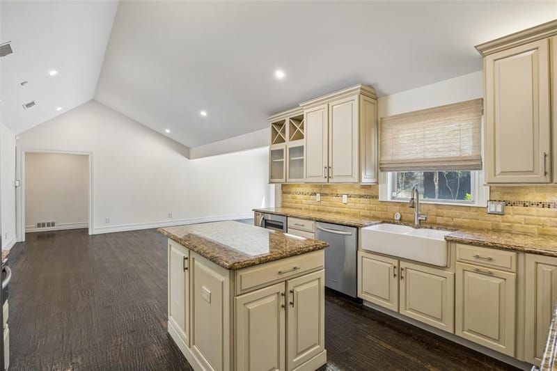 5610 Forest Lane, Dallas TX 75230 - Photo 11
