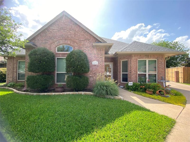 1631 Greenway Court, Midlothian TX 76065