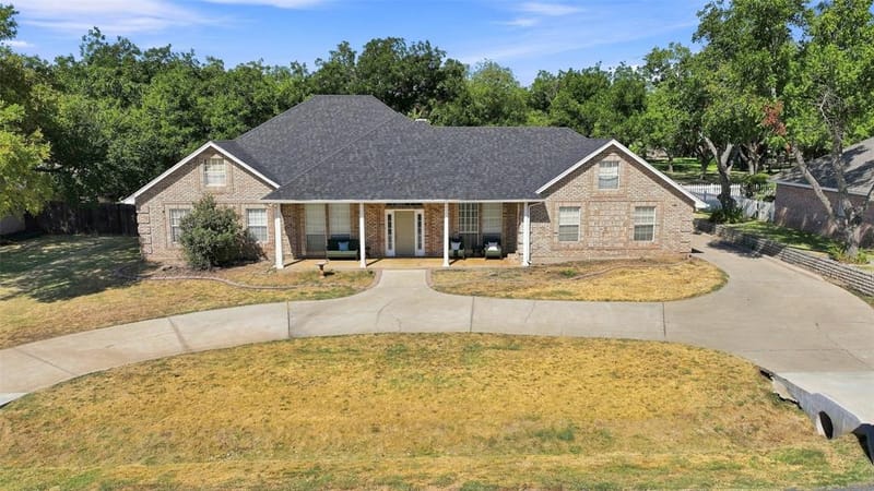 9014 Woodlawn Drive, Granbury TX 76049