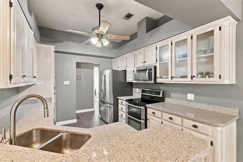 9014 Woodlawn Drive, Granbury TX 76049 - Photo 9