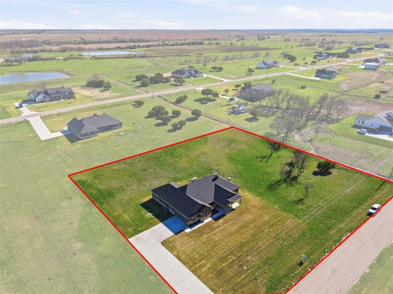 6657 Buffalo Ridge Circle, Godley TX 76044 - Photo 2