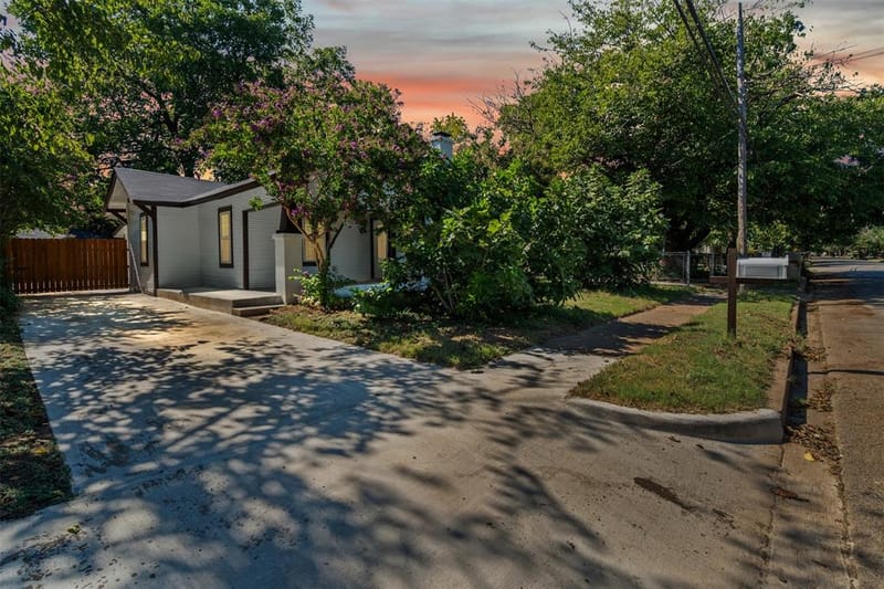709 N Buffalo Avenue, Cleburne TX 76033