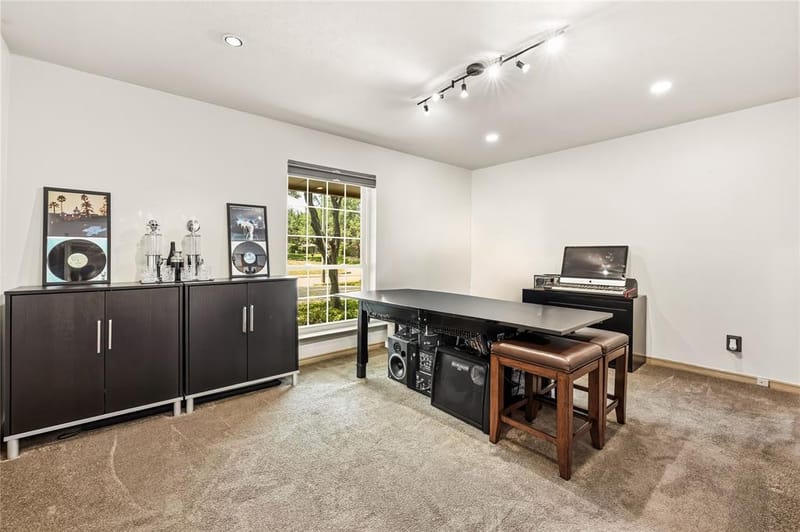 10626 Cox Lane, Dallas TX 75229 - Photo 24