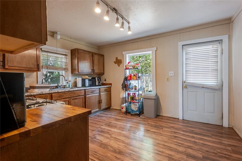 228 W Archer Street, Jacksboro TX 76458 - Photo 6