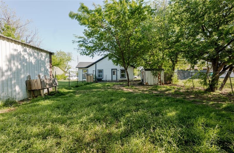 228 W Archer Street, Jacksboro TX 76458 - Photo 16