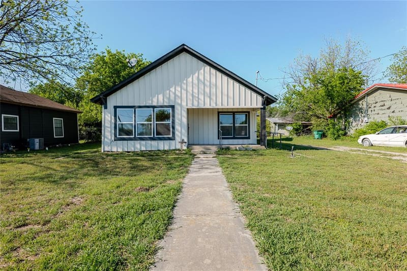 228 W Archer Street, Jacksboro TX 76458