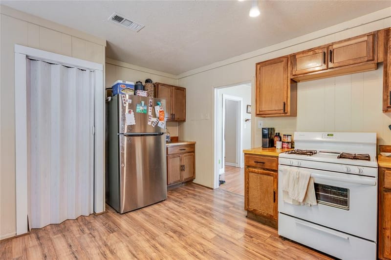 228 W Archer Street, Jacksboro TX 76458 - Photo 8