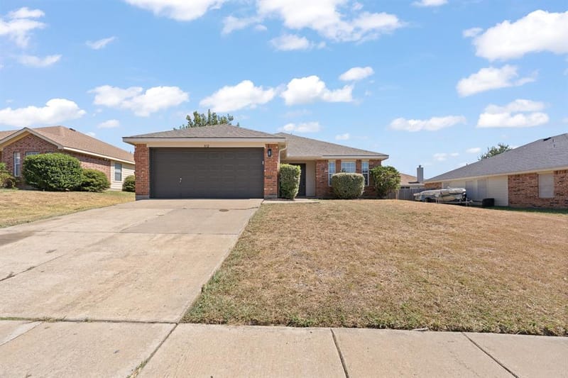 832 Beaver Creek Drive, Burleson TX 76028