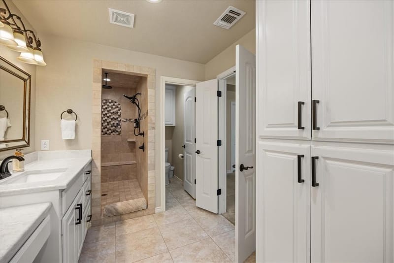 4100 Apache Trail Court, Granbury TX 76048 - Photo 16