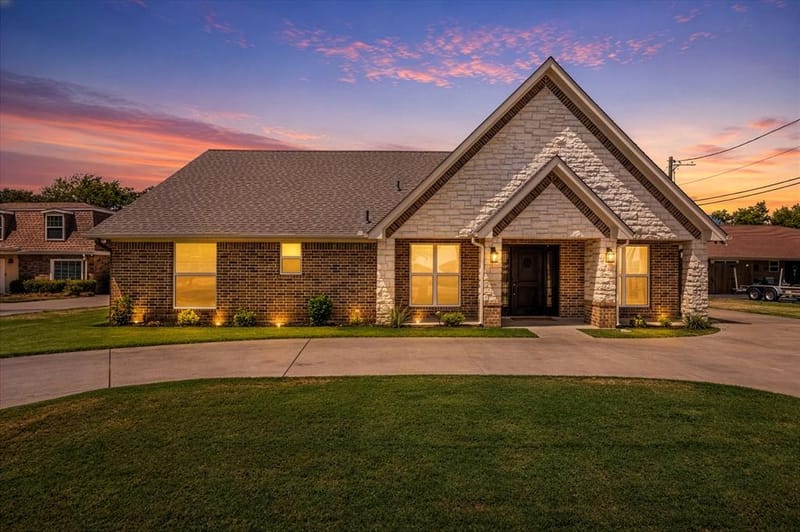 4100 Apache Trail Court, Granbury TX 76048
