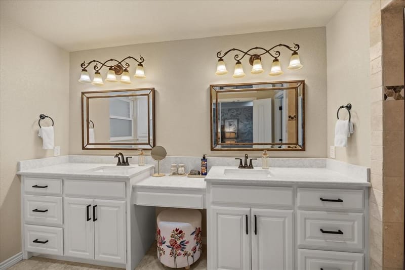 4100 Apache Trail Court, Granbury TX 76048 - Photo 15