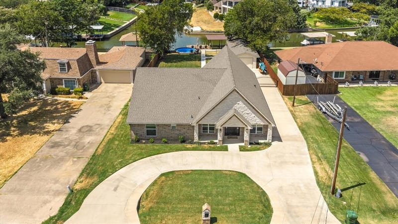 4100 Apache Trail Court, Granbury TX 76048 - Photo 29