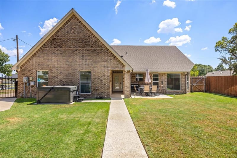 4100 Apache Trail Court, Granbury TX 76048 - Photo 25