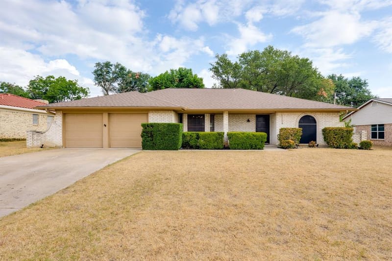 3204 Ashford Avenue, Fort Worth TX 76133