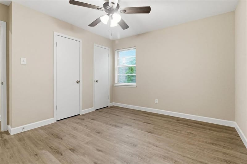 2703 Oak Cliff Lane, Arlington TX 76012 - Photo 12