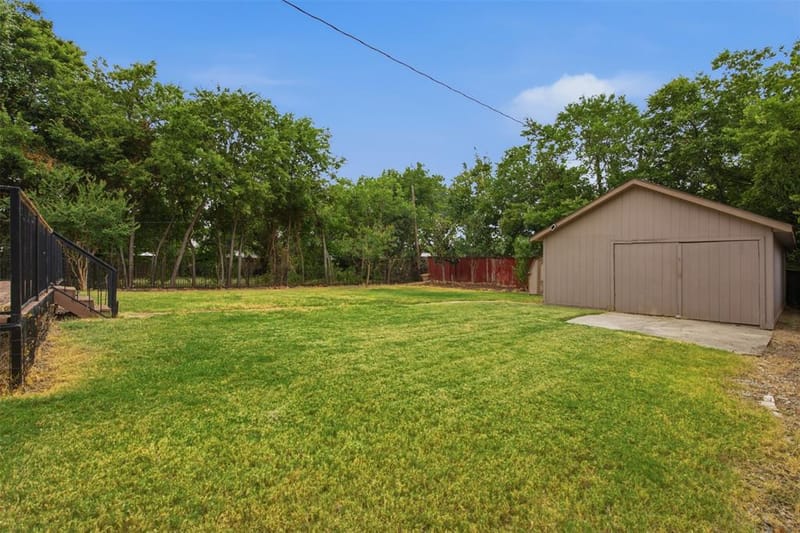 917 E Worth Street, Grapevine TX 76051 - Photo 23