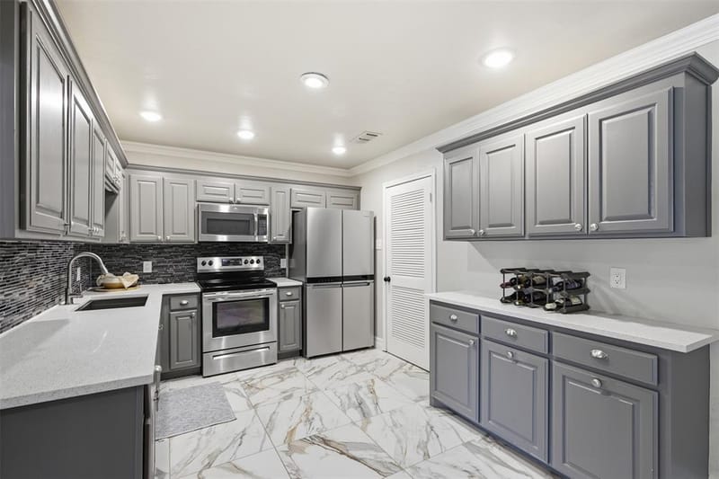 917 E Worth Street, Grapevine TX 76051 - Photo 6