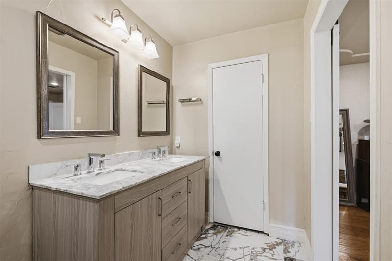 917 E Worth Street, Grapevine TX 76051 - Photo 13