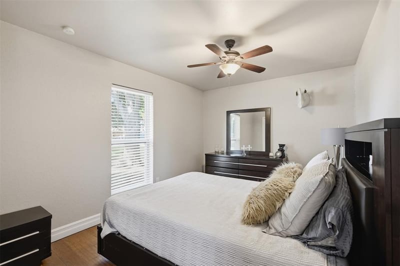 917 E Worth Street, Grapevine TX 76051 - Photo 16