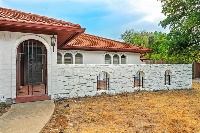 6020 Lantana Lane, Fort Worth TX 76112 - Photo 3