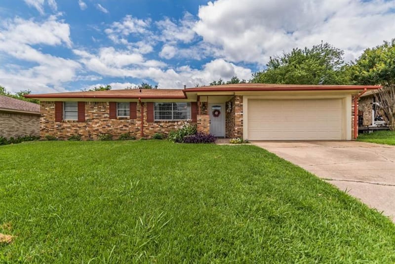 2015 Brenda Avenue, Denison TX 75020