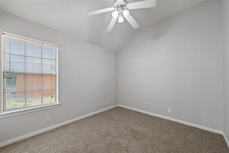 616 Pebble Creek Drive, Hewitt TX 76643 - Photo 17