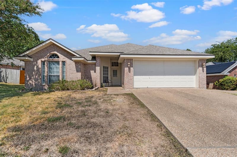 616 Pebble Creek Drive, Hewitt TX 76643