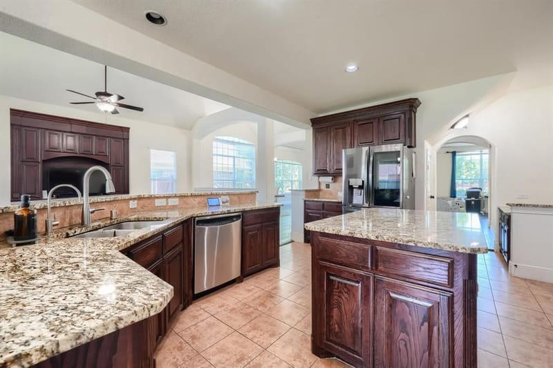 10510 Toffenham Drive, Frisco TX 75035 - Photo 16