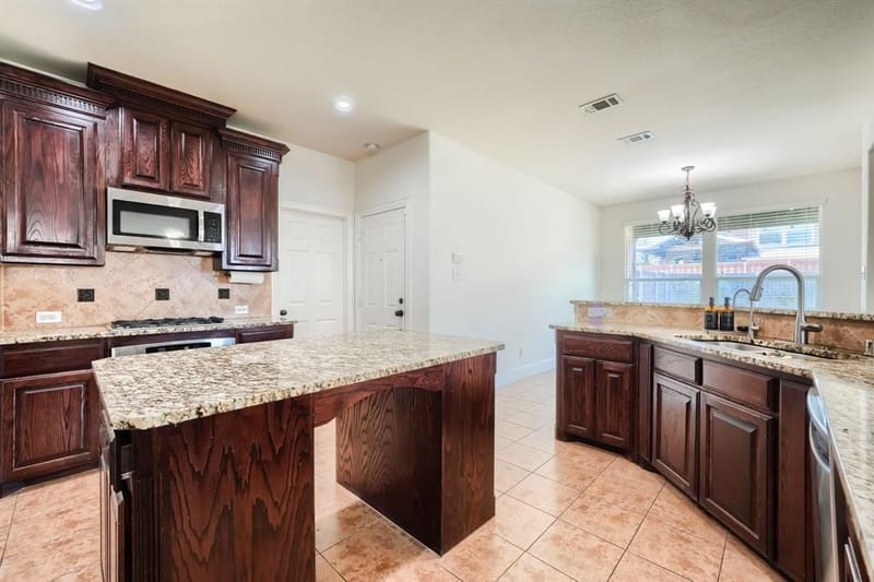 10510 Toffenham Drive, Frisco TX 75035 - Photo 15
